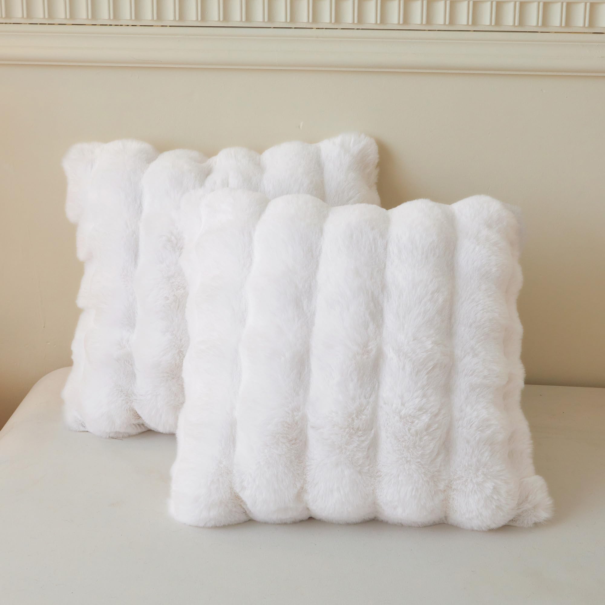 LIFEREVO 2 Pack Fluffy Faux Rabbit Fur Pillow Cases, Luxury Soft Plush Shaggy Bubble Pillowcases Standard Size with Zipper Closure, Furry Fuzzy Ivory Long Pillow Shams Bedroom Living Room 20x26, Beige
