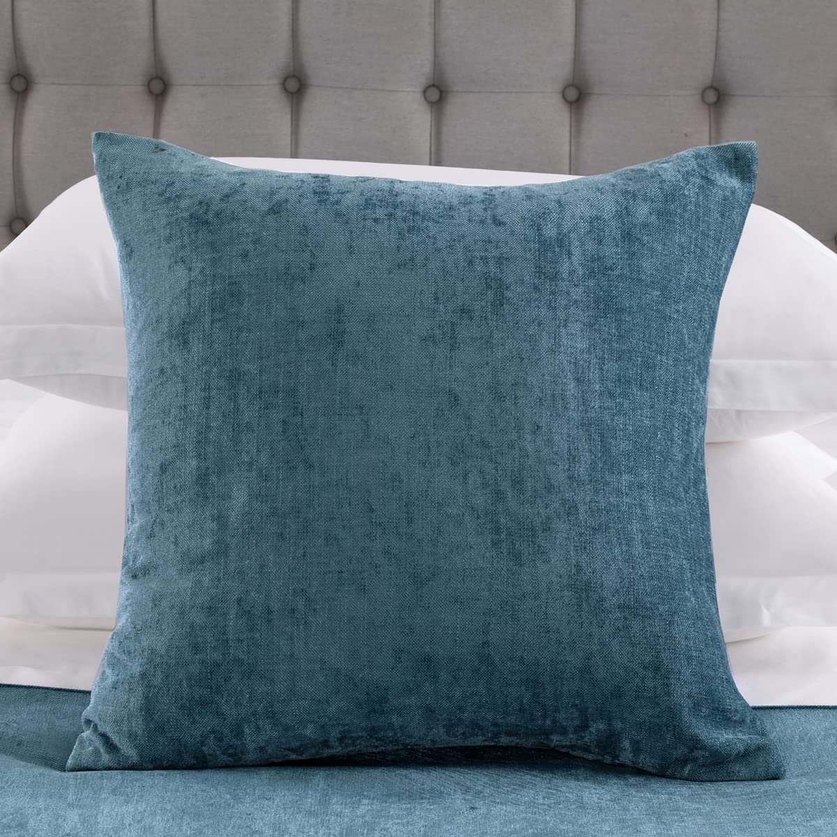 AMBERIS Bed Runner Grey, Chenille Soft No Fading Modern Bed Scarf (Pillowcases Sold Separately)