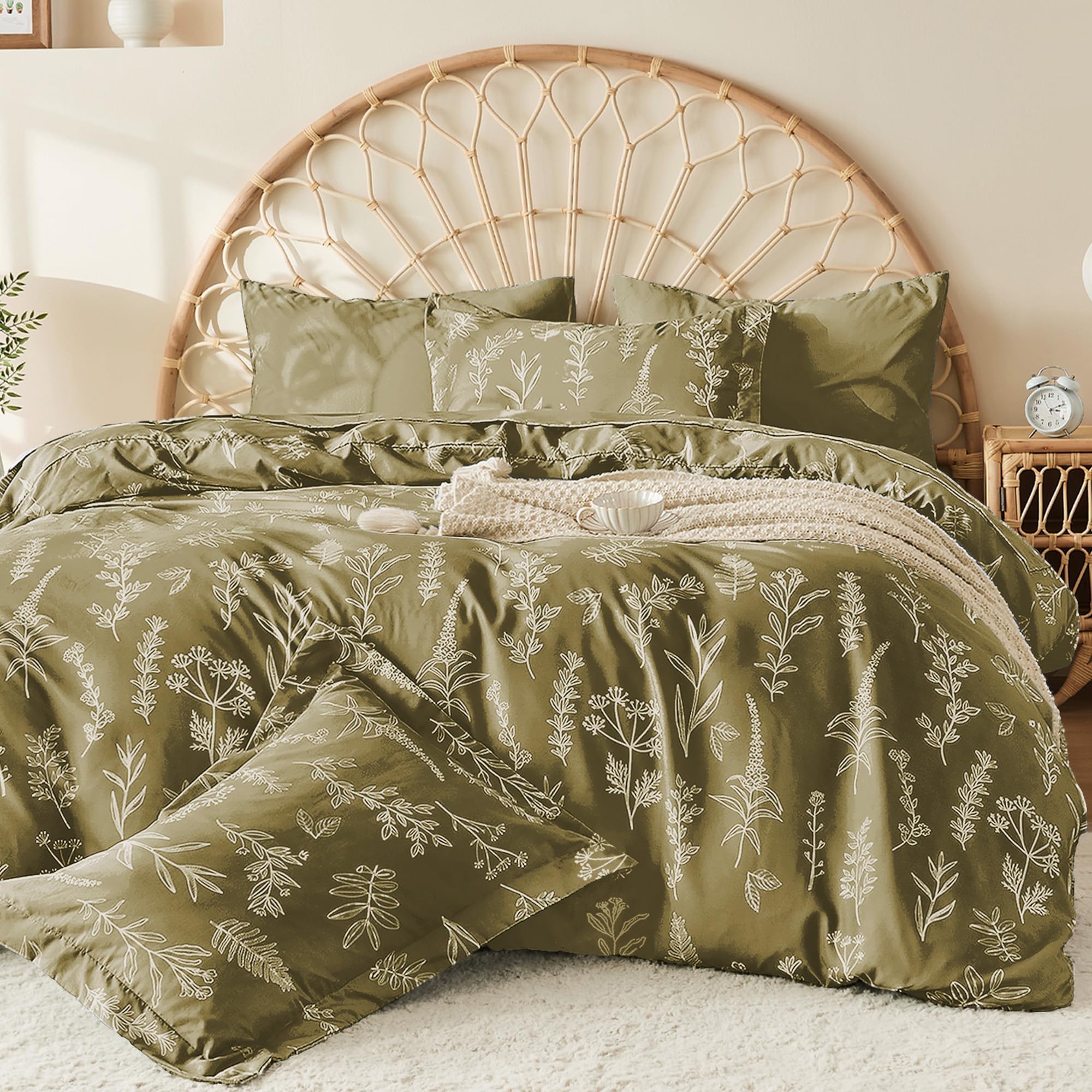 MUXHOMO Duvet Cover Queen Size, Reversible Floral Green Duvet Cover Set with Zipper Closure, 3 Pieces Botanical Patterns Soft Microfiber Bedding Set with 4 Ties (90"x90", 2 Pillow Cases)