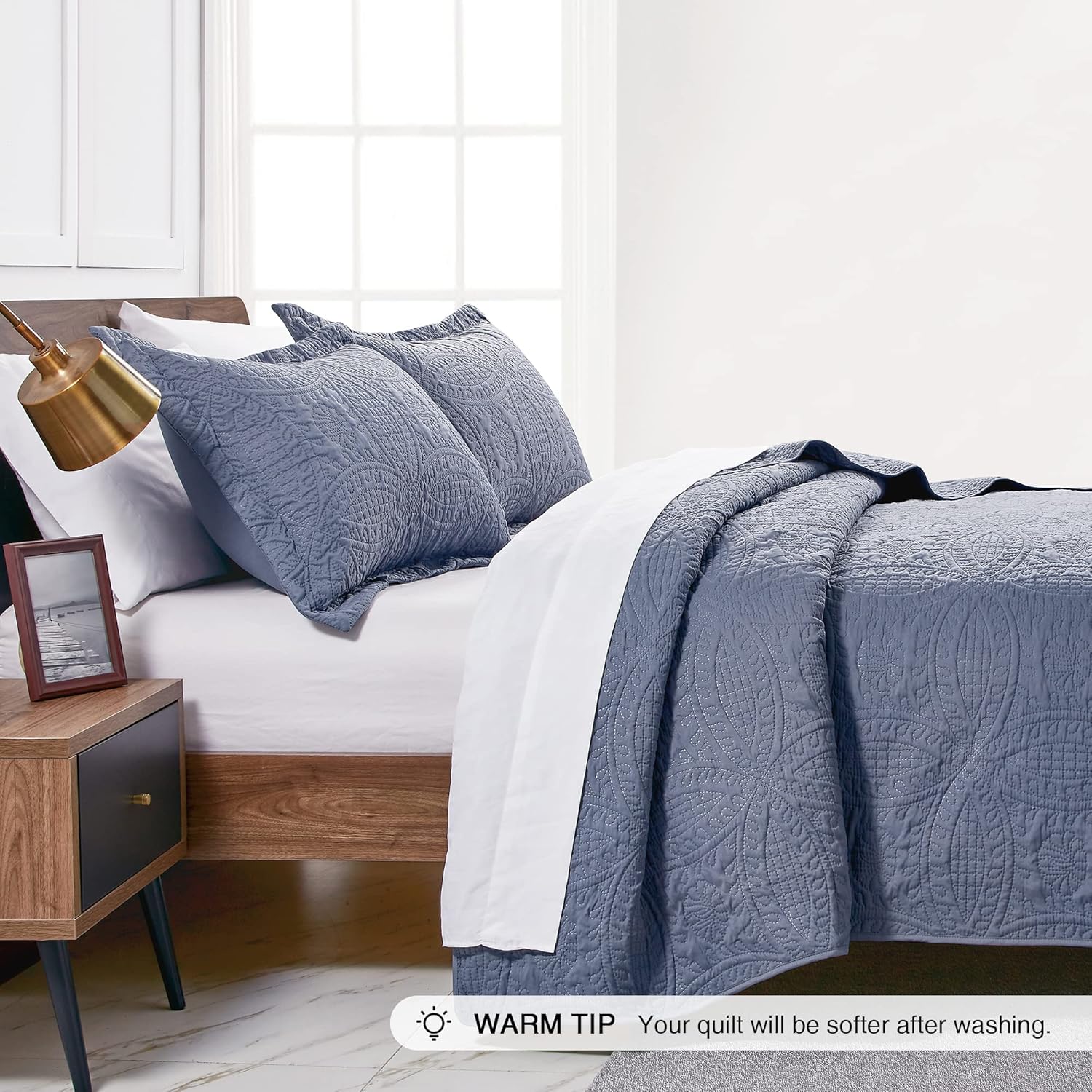 3 Piece Blue Queen Size Coin Pattern Lightweight All Season Quilt Bedspread Set with 2 Pillow Shams