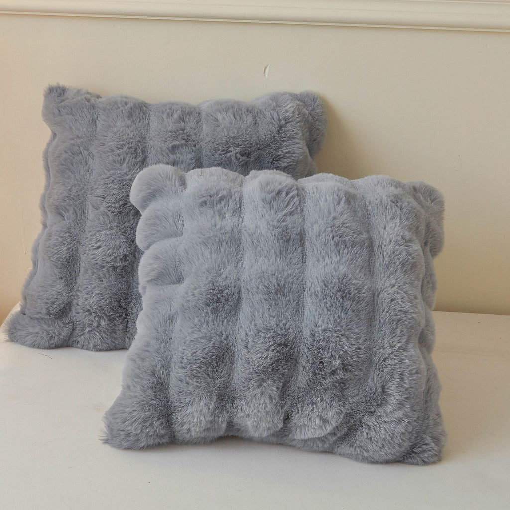 LIFEREVO 2 Pack Fluffy Faux Rabbit Fur Pillow Cases, Luxury Soft Plush Shaggy Bubble Pillowcases Standard Size with Zipper Closure, Furry Fuzzy Ivory Long Pillow Shams Bedroom Living Room 20x26, Beige