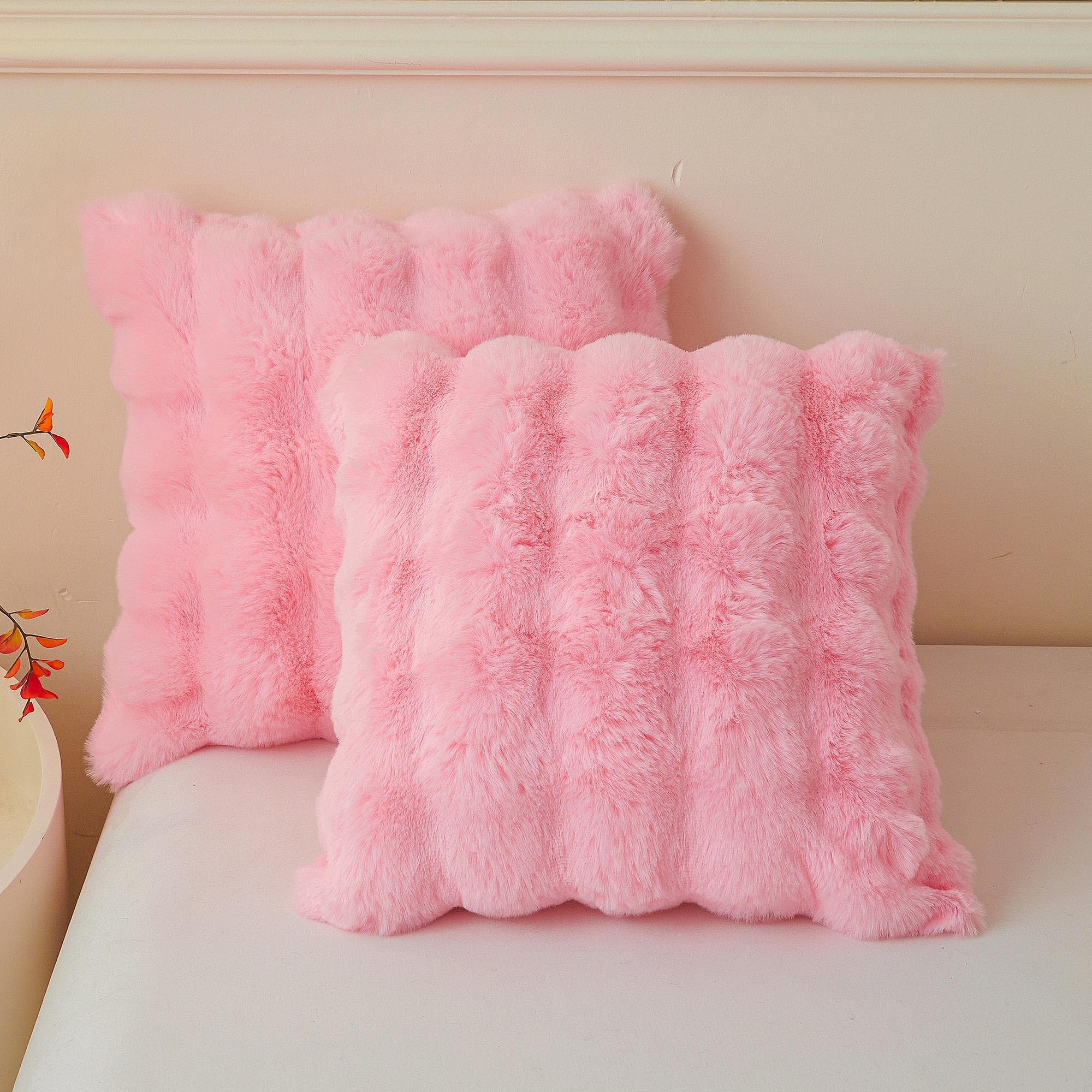LIFEREVO 2 Pack Fluffy Faux Rabbit Fur Pillow Cases, Luxury Soft Plush Shaggy Bubble Pillowcases Standard Size with Zipper Closure, Furry Fuzzy Ivory Long Pillow Shams Bedroom Living Room 20x26, Beige