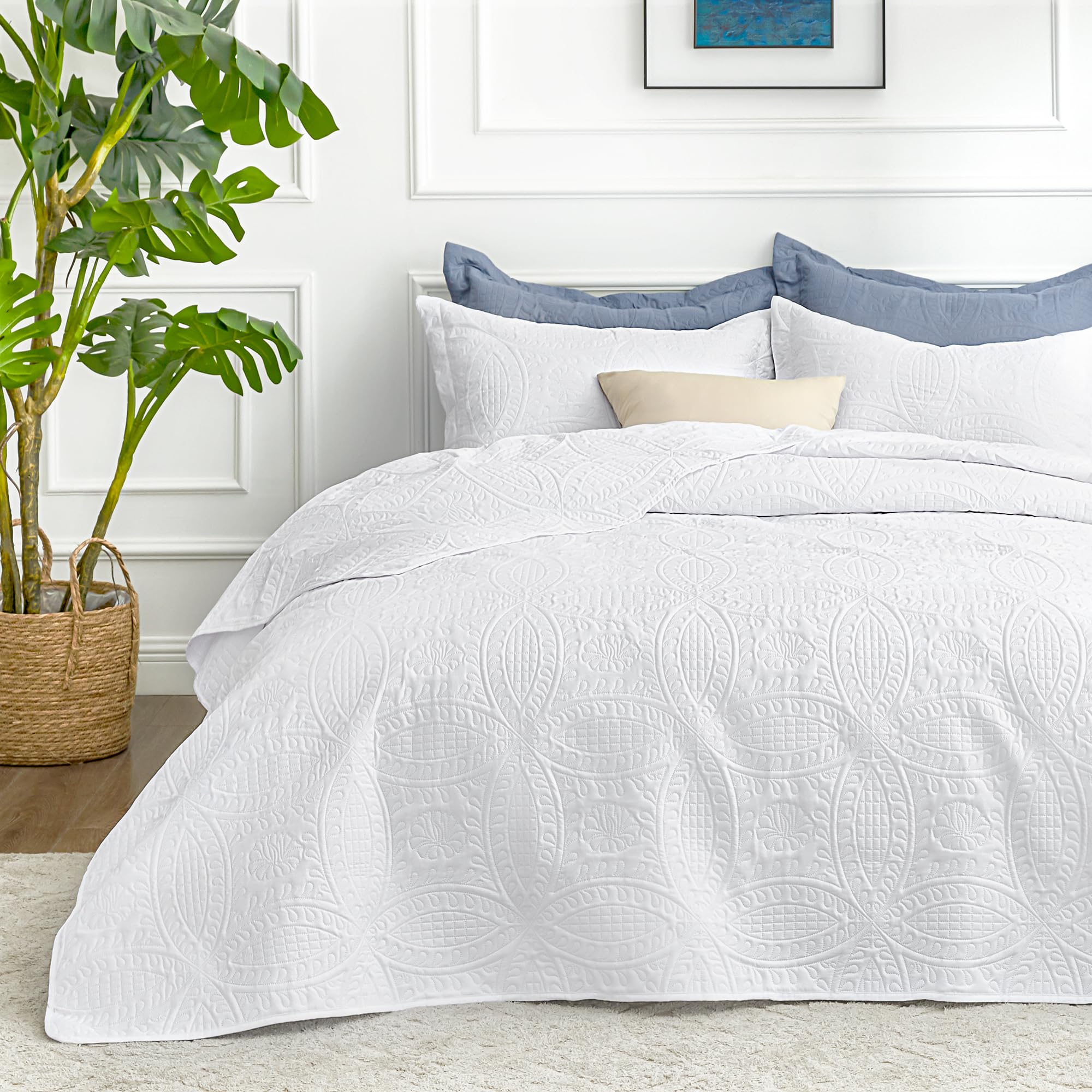 3 Piece Blue Queen Size Coin Pattern Lightweight All Season Quilt Bedspread Set with 2 Pillow Shams