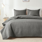 akkialla Queen Quilt Bedding Set,Olive Green Ultrasonic Full/Queen Quilt Set,Lightweight Soft Bedspread Coverlet,Modern Style Coin Pattern Bed Cover for All Seasons,3 Piece(1 Quilt,2 Pillow Shams)