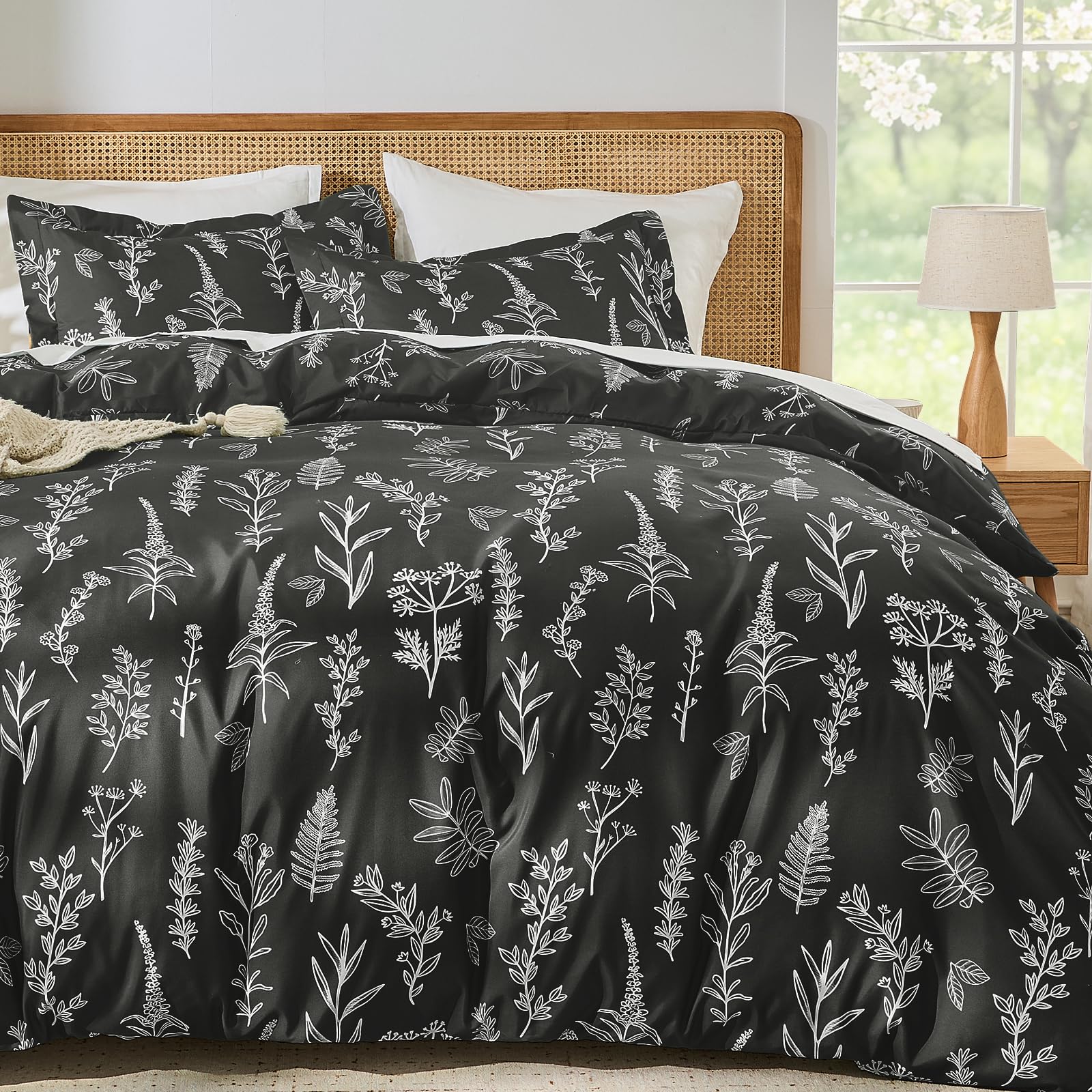 MUXHOMO Duvet Cover Queen Size, Reversible Floral Green Duvet Cover Set with Zipper Closure, 3 Pieces Botanical Patterns Soft Microfiber Bedding Set with 4 Ties (90"x90", 2 Pillow Cases)
