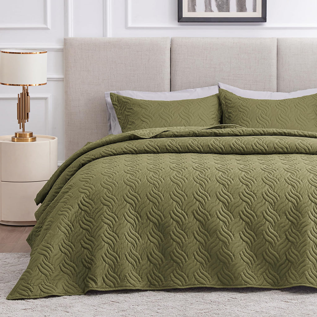 3 Piece Blue Queen Size Coin Pattern Lightweight All Season Quilt Bedspread Set with 2 Pillow Shams