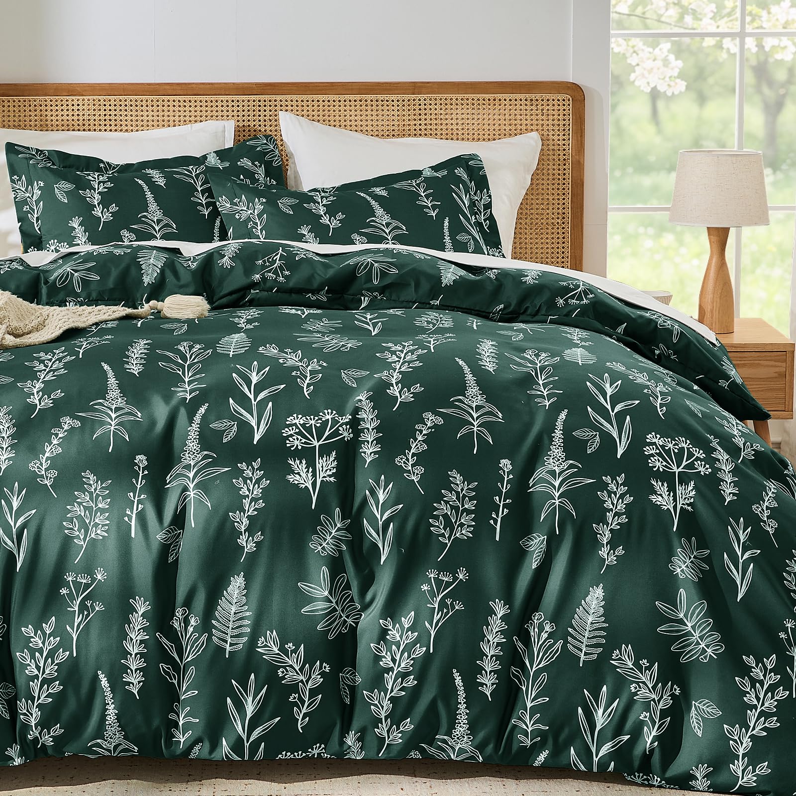 MUXHOMO Duvet Cover Queen Size, Reversible Floral Green Duvet Cover Set with Zipper Closure, 3 Pieces Botanical Patterns Soft Microfiber Bedding Set with 4 Ties (90"x90", 2 Pillow Cases)