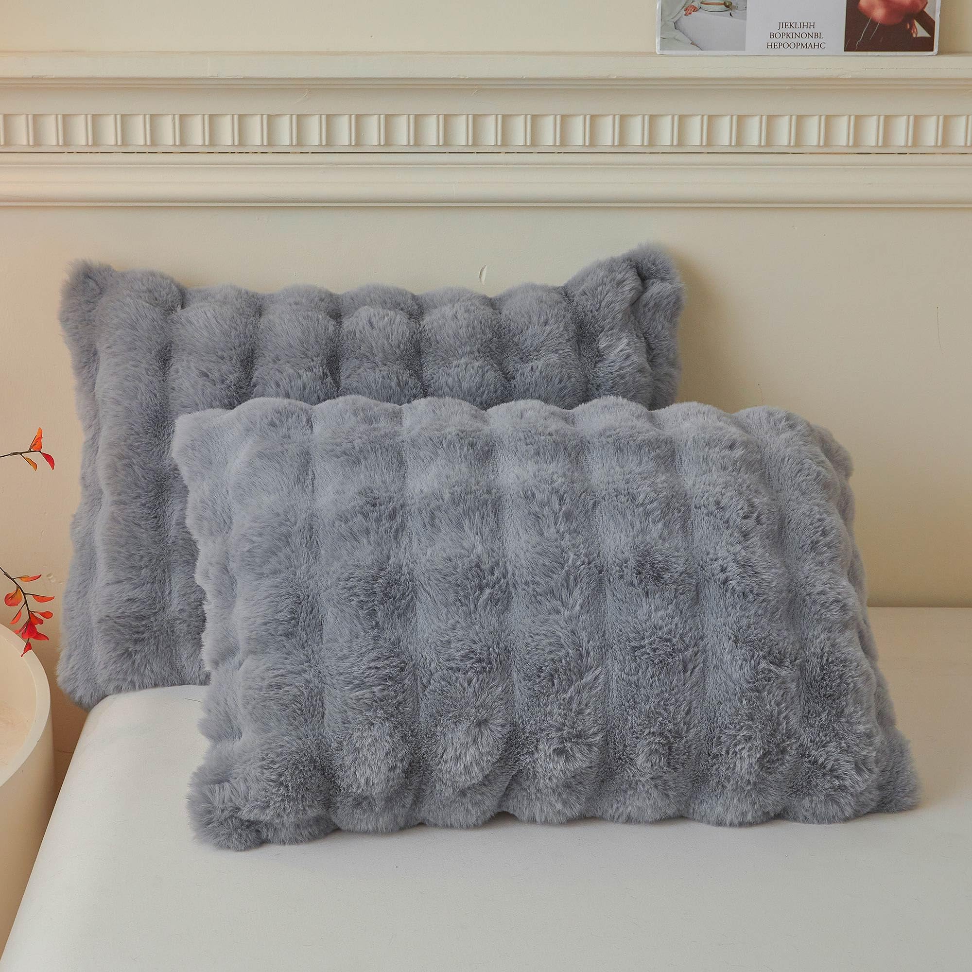 LIFEREVO 2 Pack Fluffy Faux Rabbit Fur Pillow Cases, Luxury Soft Plush Shaggy Bubble Pillowcases Standard Size with Zipper Closure, Furry Fuzzy Ivory Long Pillow Shams Bedroom Living Room 20x26, Beige