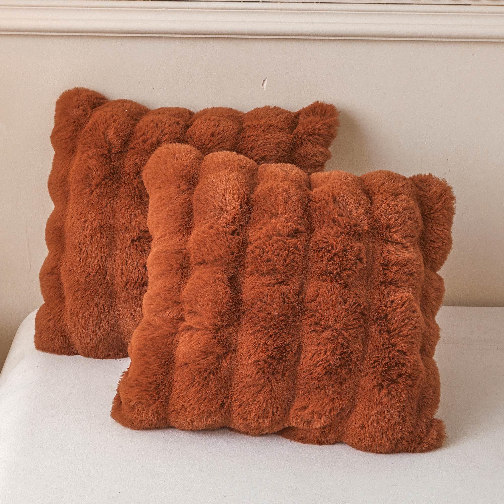 LIFEREVO 2 Pack Fluffy Faux Rabbit Fur Pillow Cases, Luxury Soft Plush Shaggy Bubble Pillowcases Standard Size with Zipper Closure, Furry Fuzzy Ivory Long Pillow Shams Bedroom Living Room 20x26, Beige