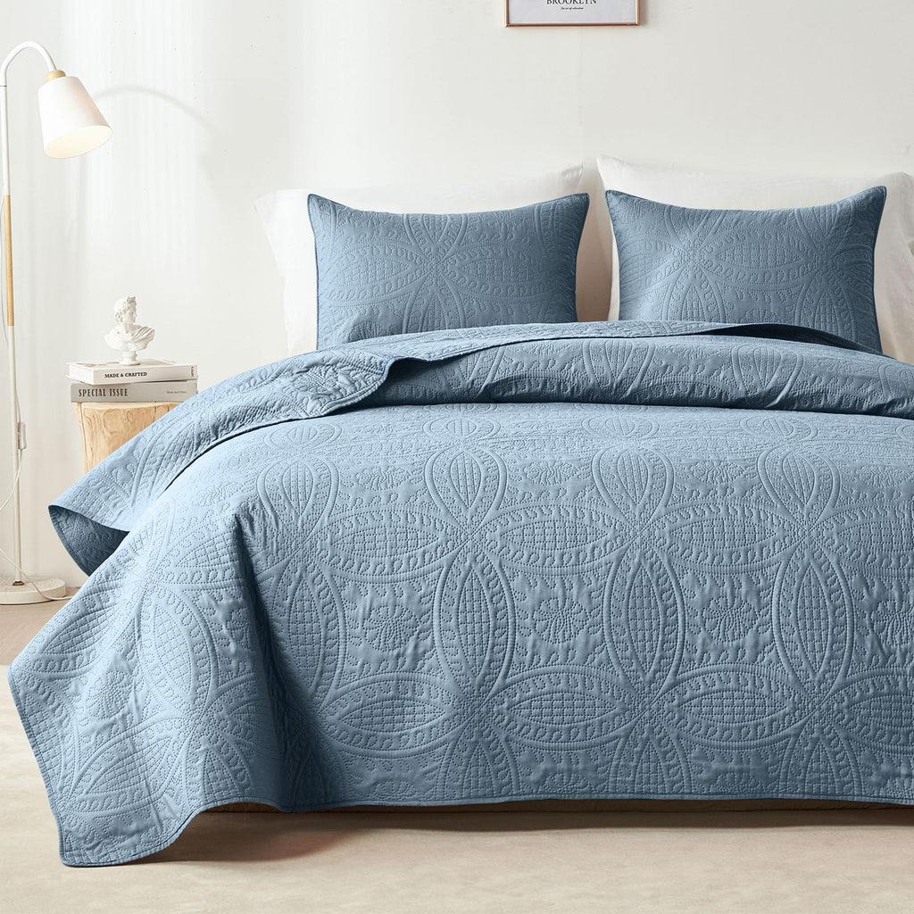 akkialla Queen Quilt Bedding Set,Olive Green Ultrasonic Full/Queen Quilt Set,Lightweight Soft Bedspread Coverlet,Modern Style Coin Pattern Bed Cover for All Seasons,3 Piece(1 Quilt,2 Pillow Shams)