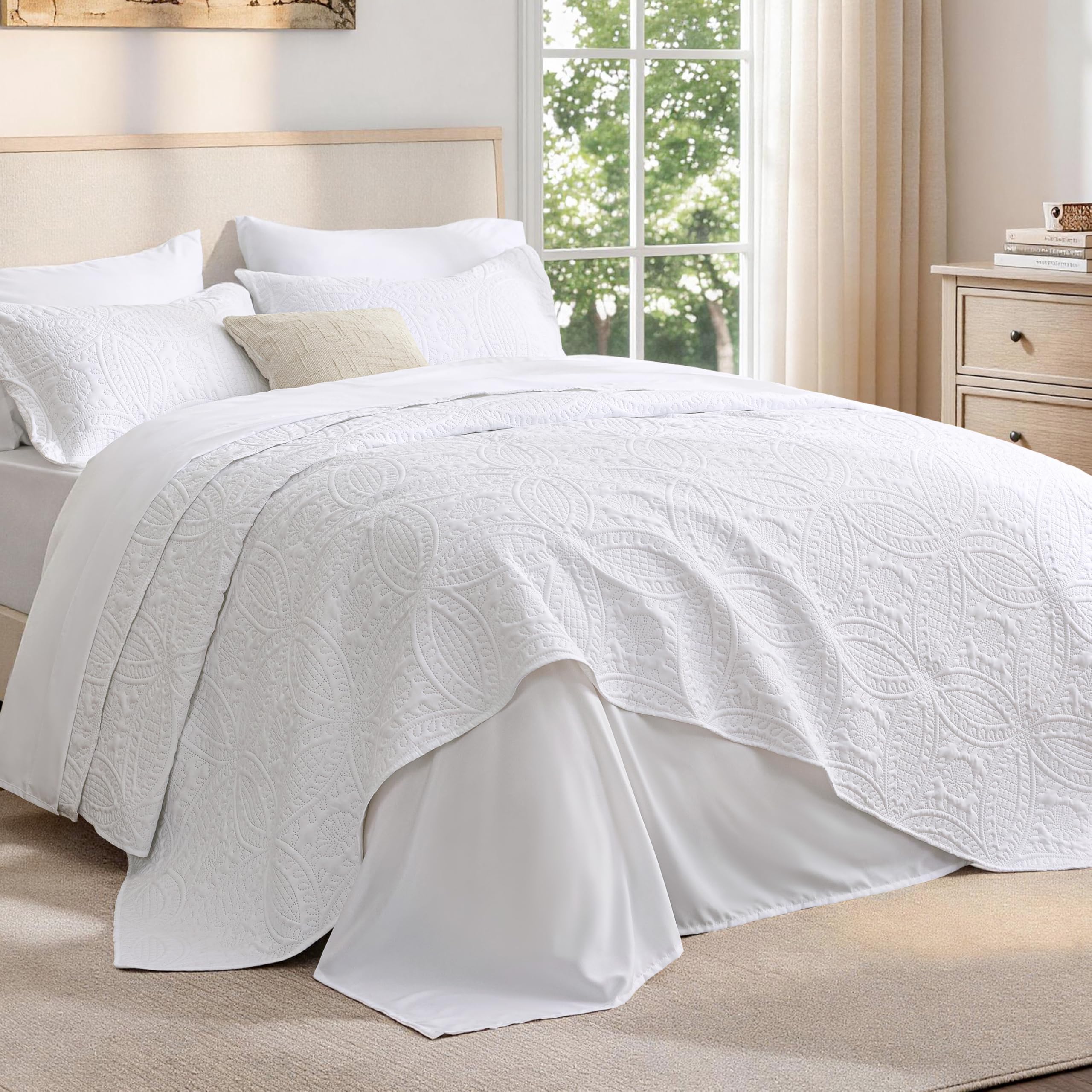 3 Piece Blue Queen Size Coin Pattern Lightweight All Season Quilt Bedspread Set with 2 Pillow Shams