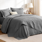 3 Piece Blue Queen Size Coin Pattern Lightweight All Season Quilt Bedspread Set with 2 Pillow Shams