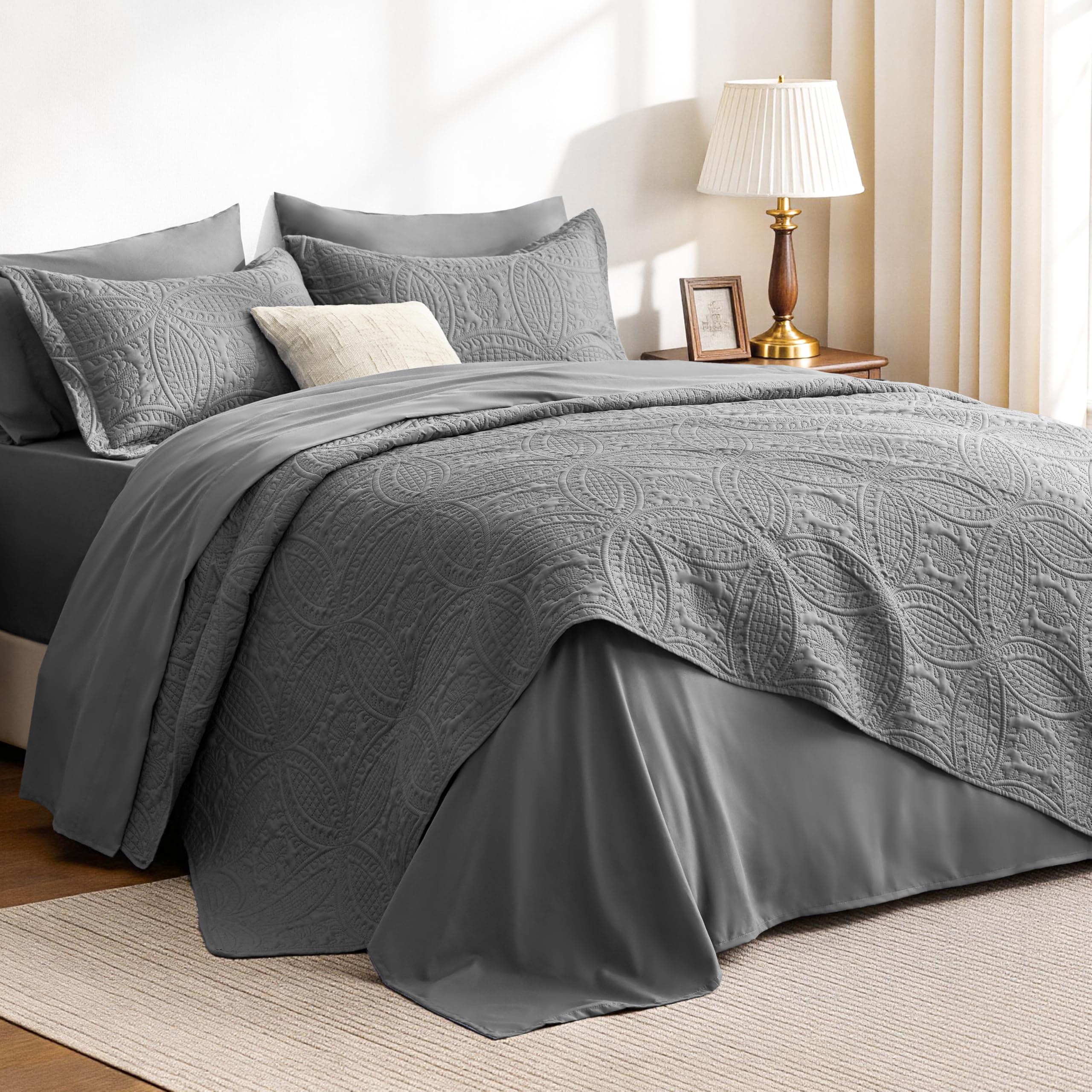 3 Piece Blue Queen Size Coin Pattern Lightweight All Season Quilt Bedspread Set with 2 Pillow Shams