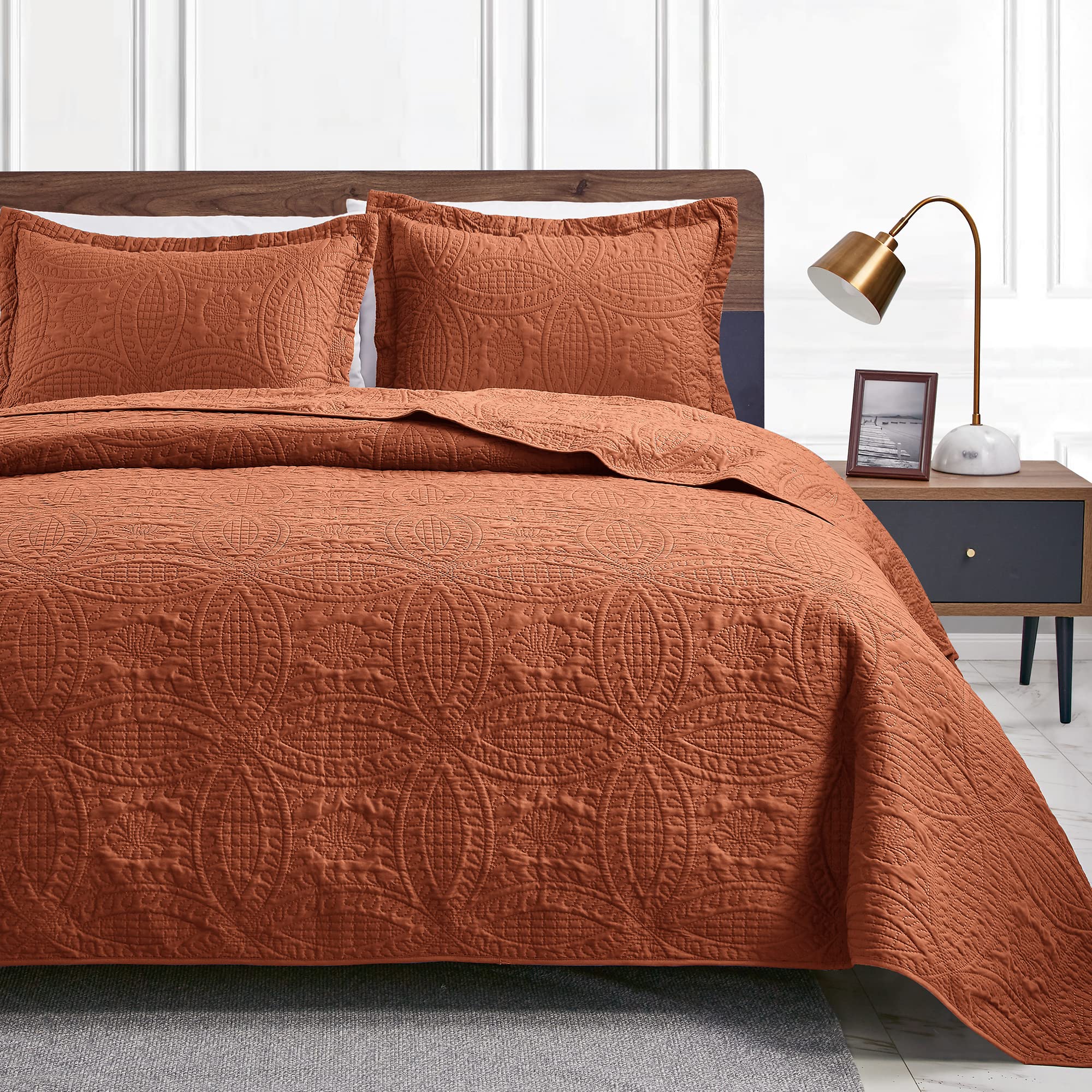 3 Piece Blue Queen Size Coin Pattern Lightweight All Season Quilt Bedspread Set with 2 Pillow Shams